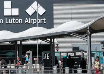 Luton Airport Transfers in Nine Elms